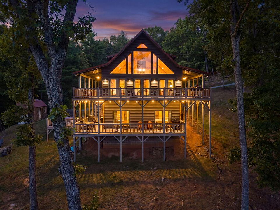 1st image of 982 Sierra Cir