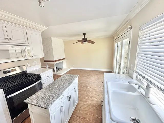 5035 Hampton Ct — Photo 11