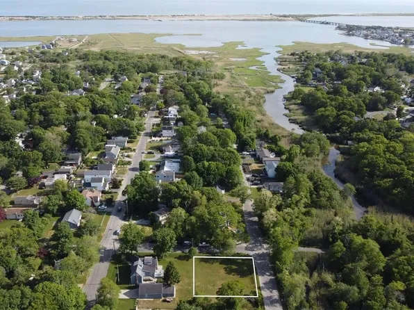 105 Maywood Road, Mastic Beach, NY 11951