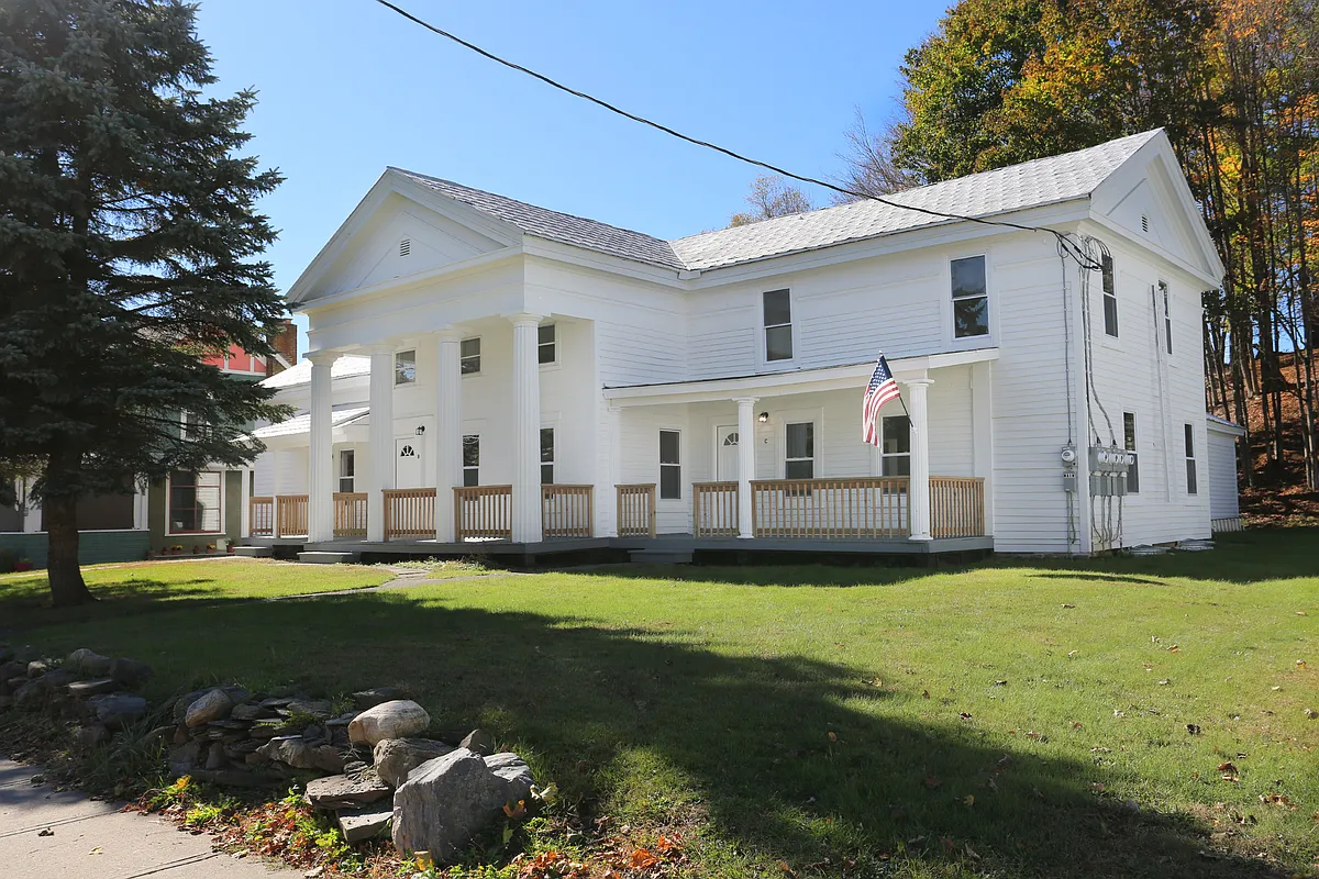 Building Photo - 26 South St #D