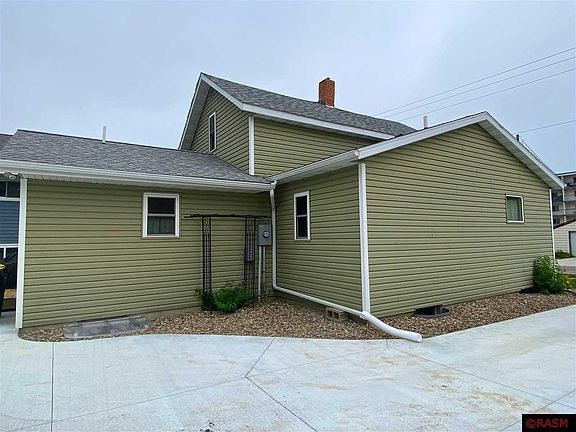 4th image of 221 S Lincoln St