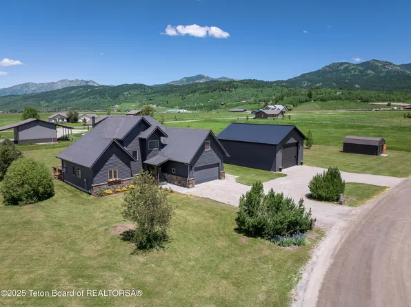 92 Ashley Dr, Alpine, WY 83128