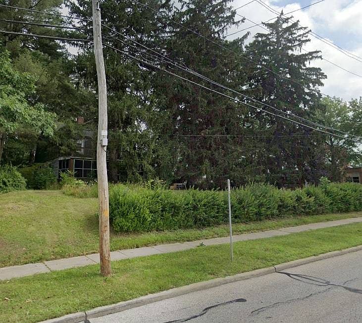 2nd image of 444 Turney Rd