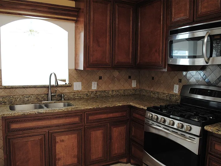 3910 Starbridge Pointe Ln — Photo 11