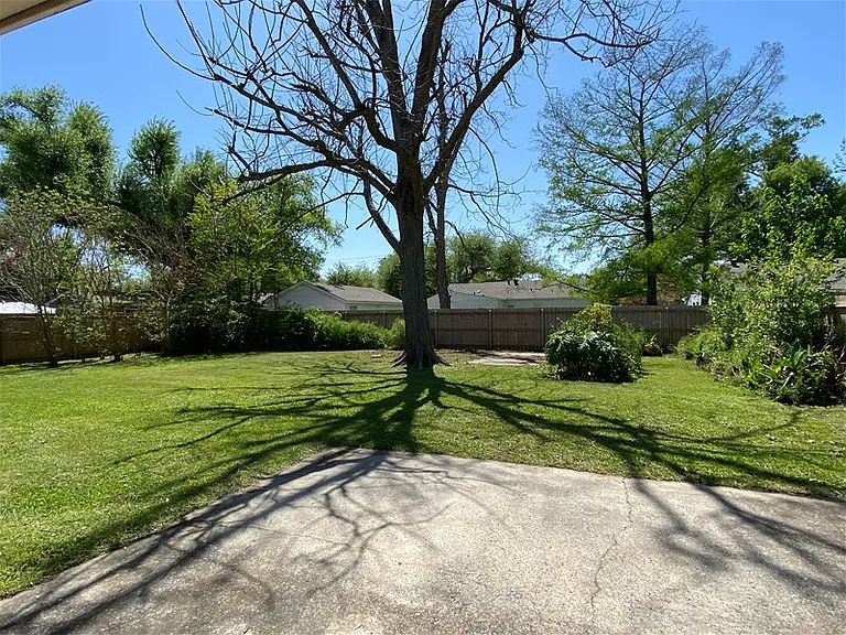 232 Arlington Dr — Photo 17