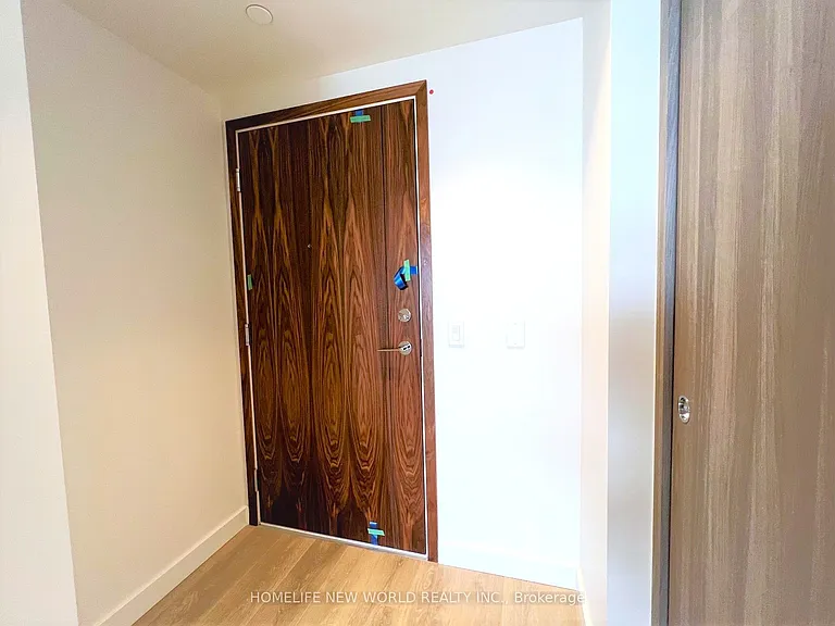 85 McMahon Dr #1110 — Photo 1