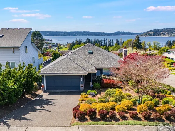1402 S Sunset Drive, Tacoma, WA 98465