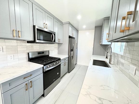 3rd image of 16520 W Sunset Blvd APT 1