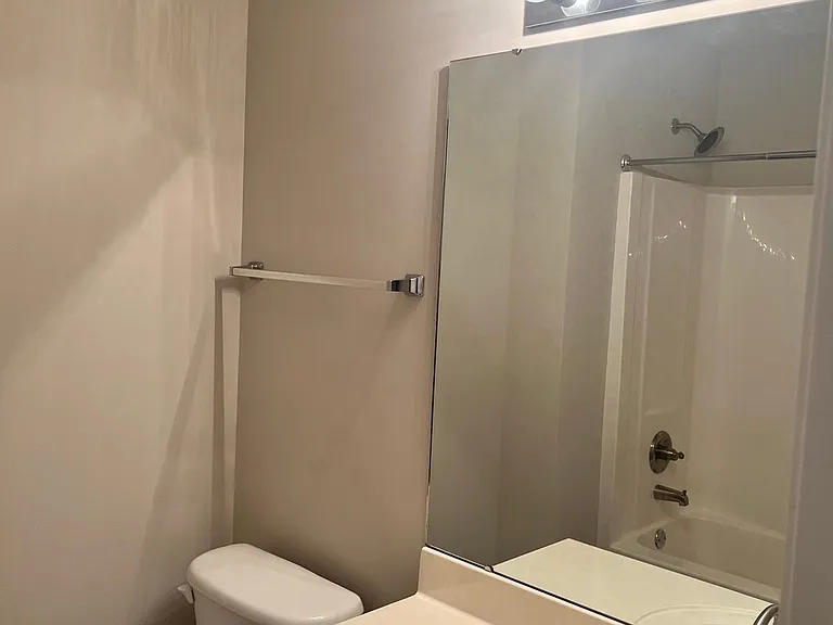 1124 Stafford Dr — Photo 14