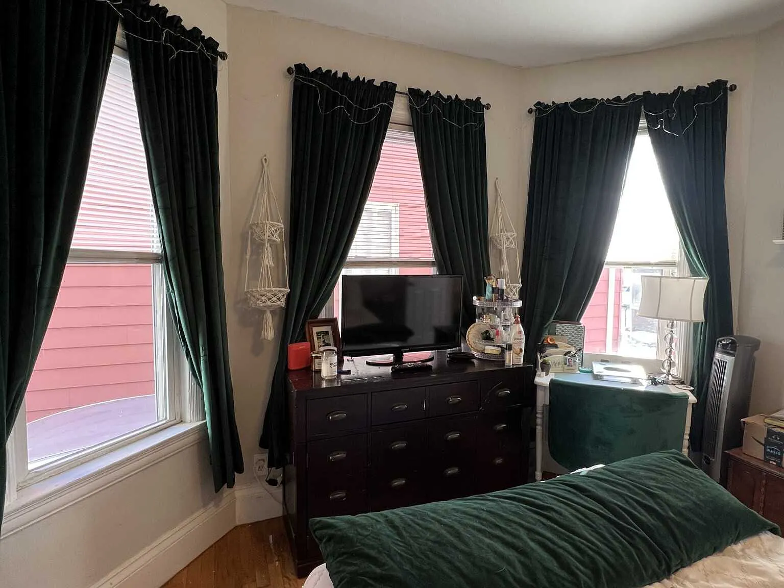3 bed, $4,100 — Photo 2