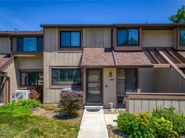 11424 Harbour Light Dr, North Royalton, OH 44133