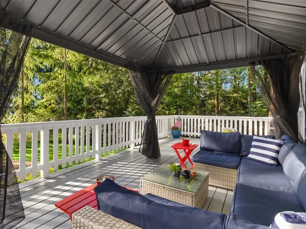 8480 Hansen Road NE, Bainbridge Island, WA 98110