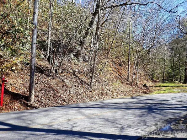 350 Mountain View Dr, Maggie Valley, NC 28751