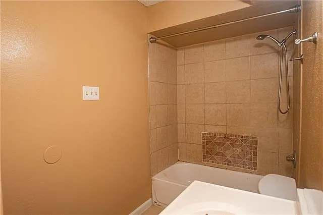 7700 Arcadia Ln — Photo 9