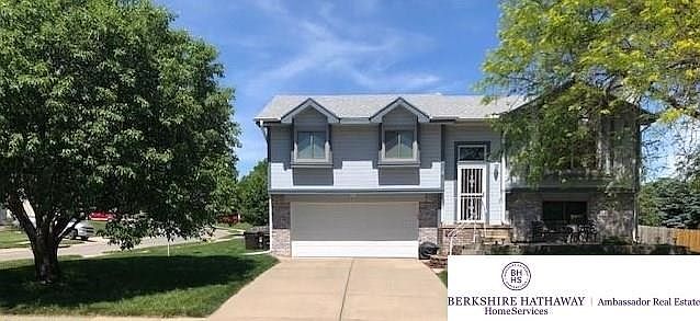 1st image of 111 Oakwood Dr