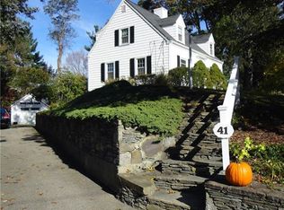 41 Stiness Dr, Warwick, RI 02886