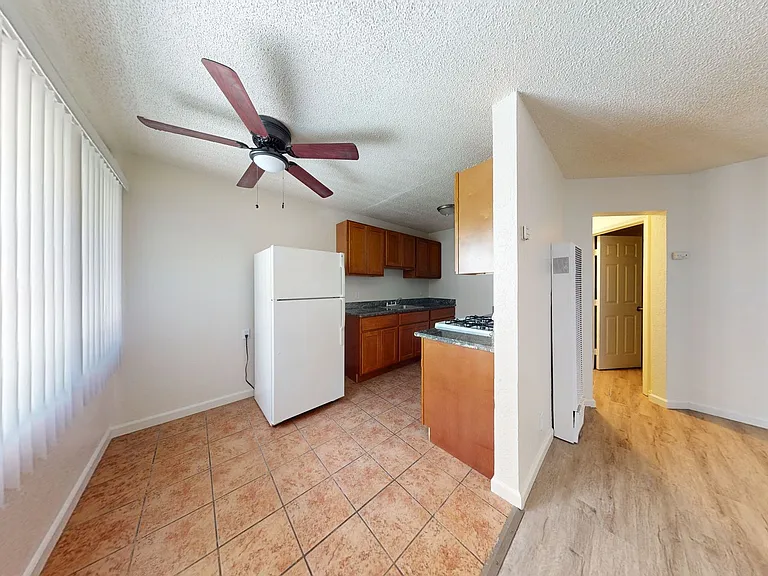 2515 10th ave — Photo 52