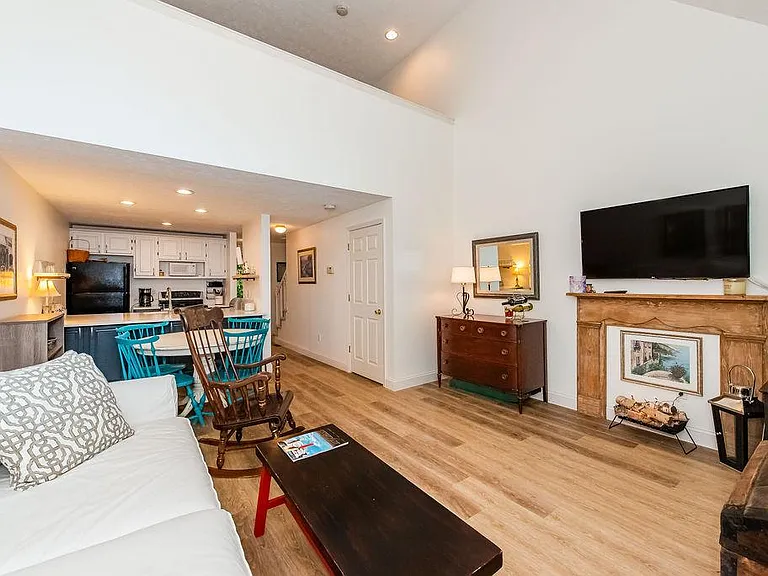 35 Balmoral Dr #35 — Photo 2
