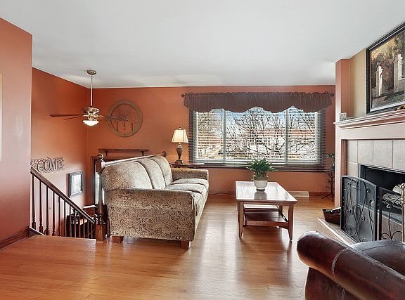 3rd image of 16328 Ozark Ave
