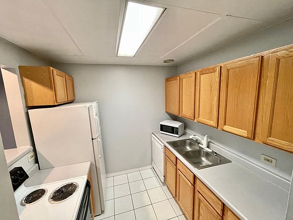 4th image of 431 S Dearborn St #504A
