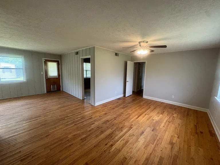 3607 S Georgetown Dr — Photo 5