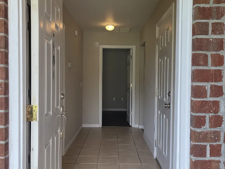 1754 SW Grandview St #101 — Photo 4
