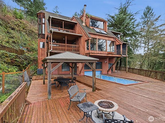 2nd image of 12425 137th Avenue E
