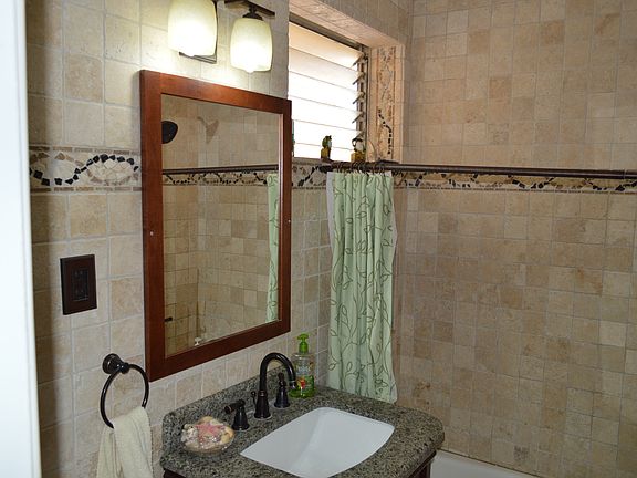 5th image of 1712 E La Deney Dr