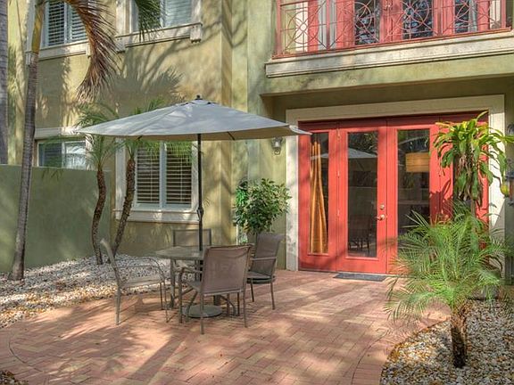3rd image of 4907 Bayshore Blvd Unit 123