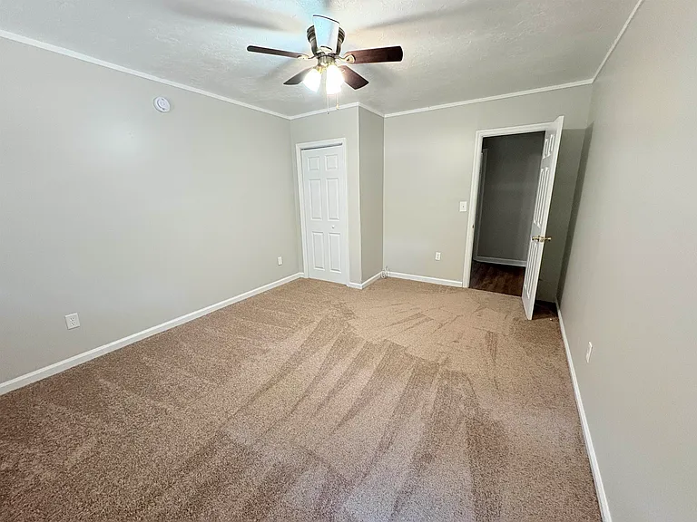 2922 Oakwood Dr — Photo 12