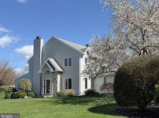 2559 Fairway Dr, York, PA 17402