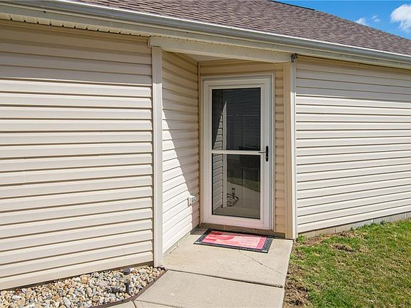 4th image of 539 Grabill Dr