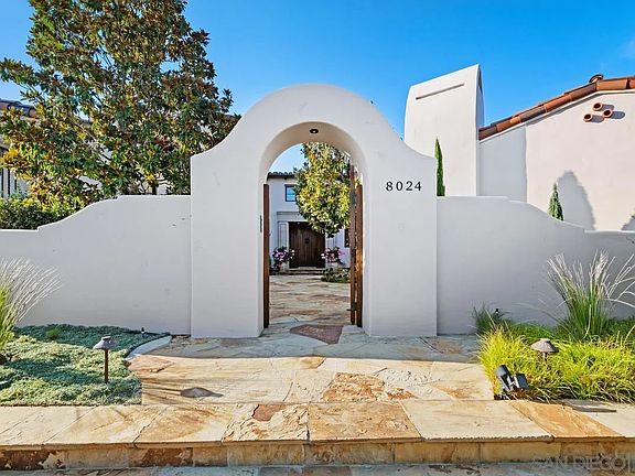 3rd image of 8024 Entrada De Luz W