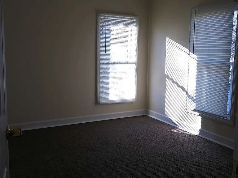 1307 Jackson St — Photo 4