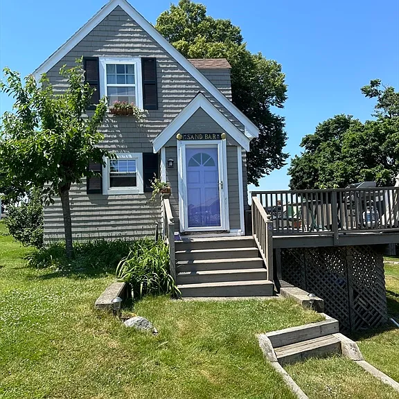 8 Cove Rd — Photo 1