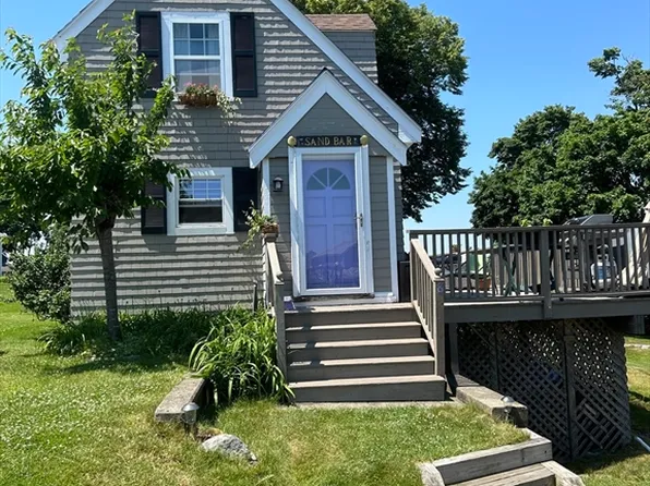 8 Cove Rd, Ipswich, MA 01938