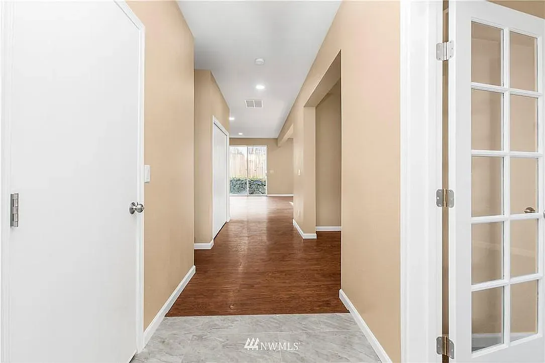 Building Photo - 2505 Hidden Springs Loop SE