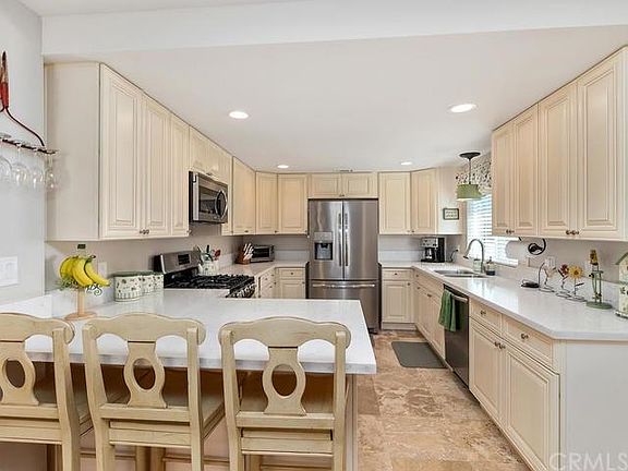 4th image of 3560 Lake Garden Dr