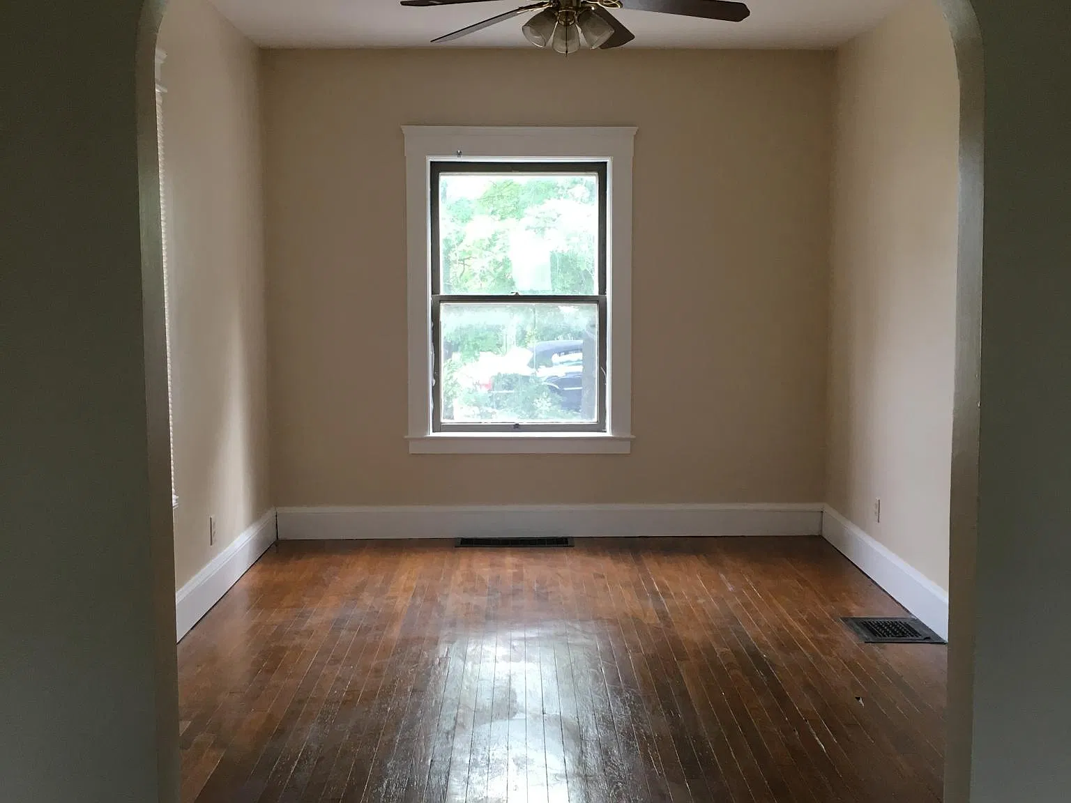 3 bed, 1.5 bath, 1675 sqft, $1,650 — Photo 4