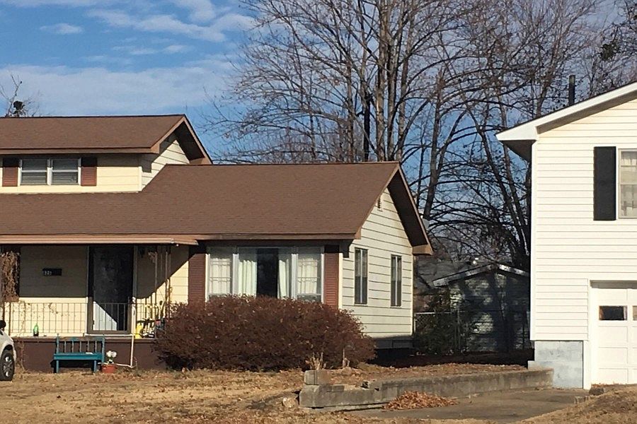 2nd image of 826 W Choctaw St