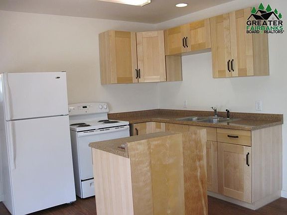 3rd image of 746 Constitution Dr