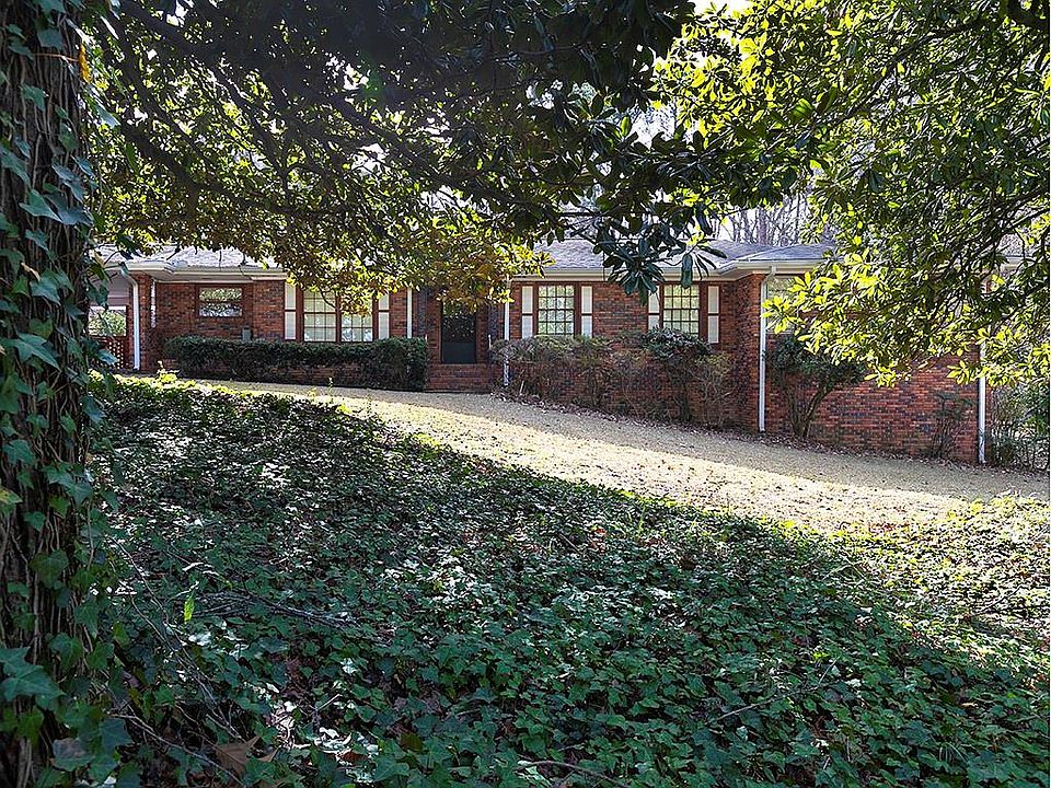 1st image of 721 Woodvalley Rd SW