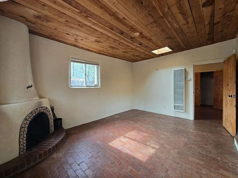 617 Don Felix St #A — Photo 4