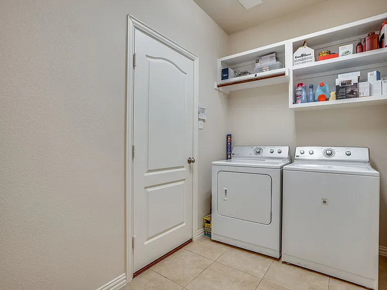 7747 Ivanhoe Dr — Photo 29