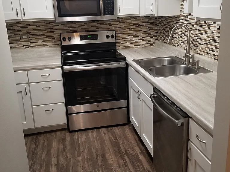 Lisle Station Apartments — Photo 57