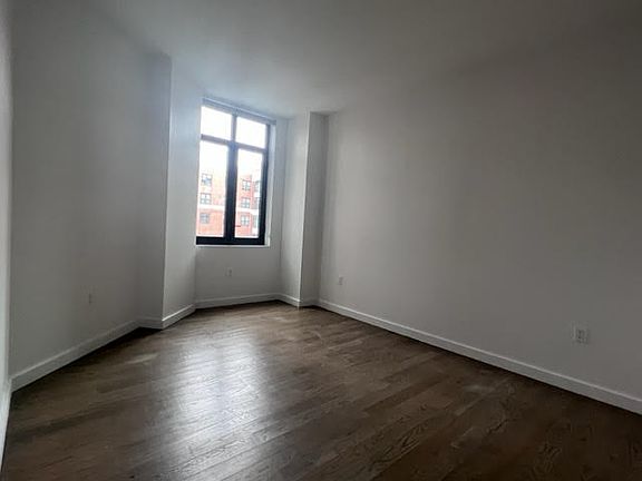 4th image of 125 Parkside Ave #1E