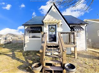 709 7th St, Nitro, WV 25143