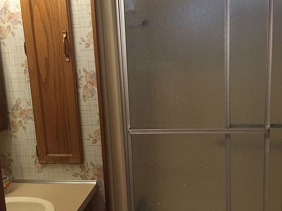 4th image of 909 Nettles Blvd