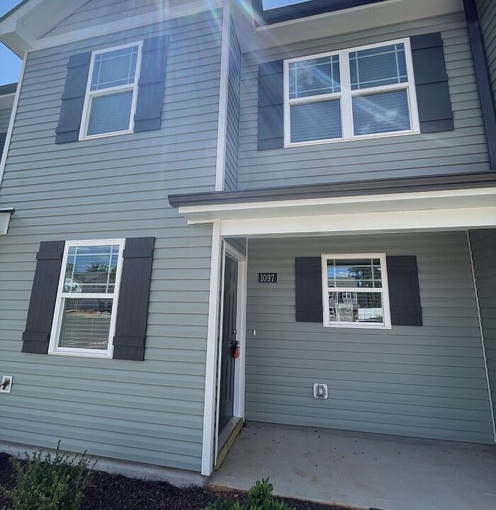 1st image of 1097 Peony Ln