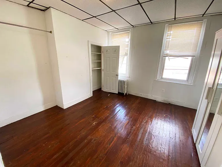 534 E Indiana Ave — Photo 21